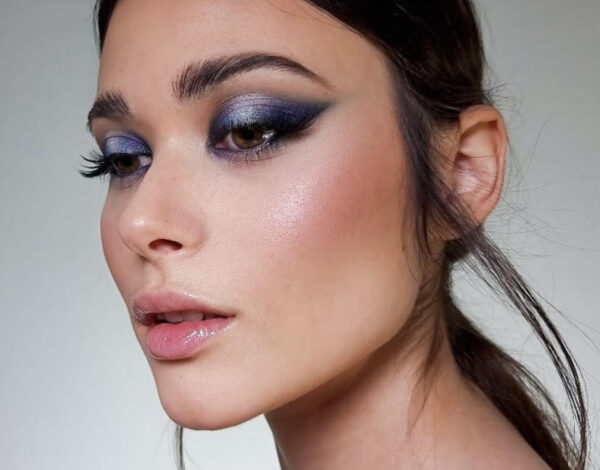 zadimljeno modro senčilo